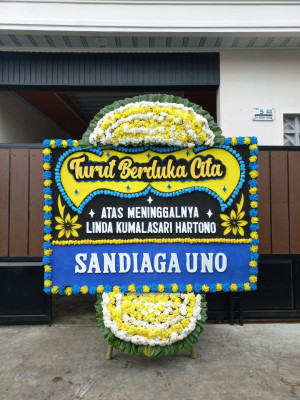 Papan Bunga Duka di Sang Tombolang